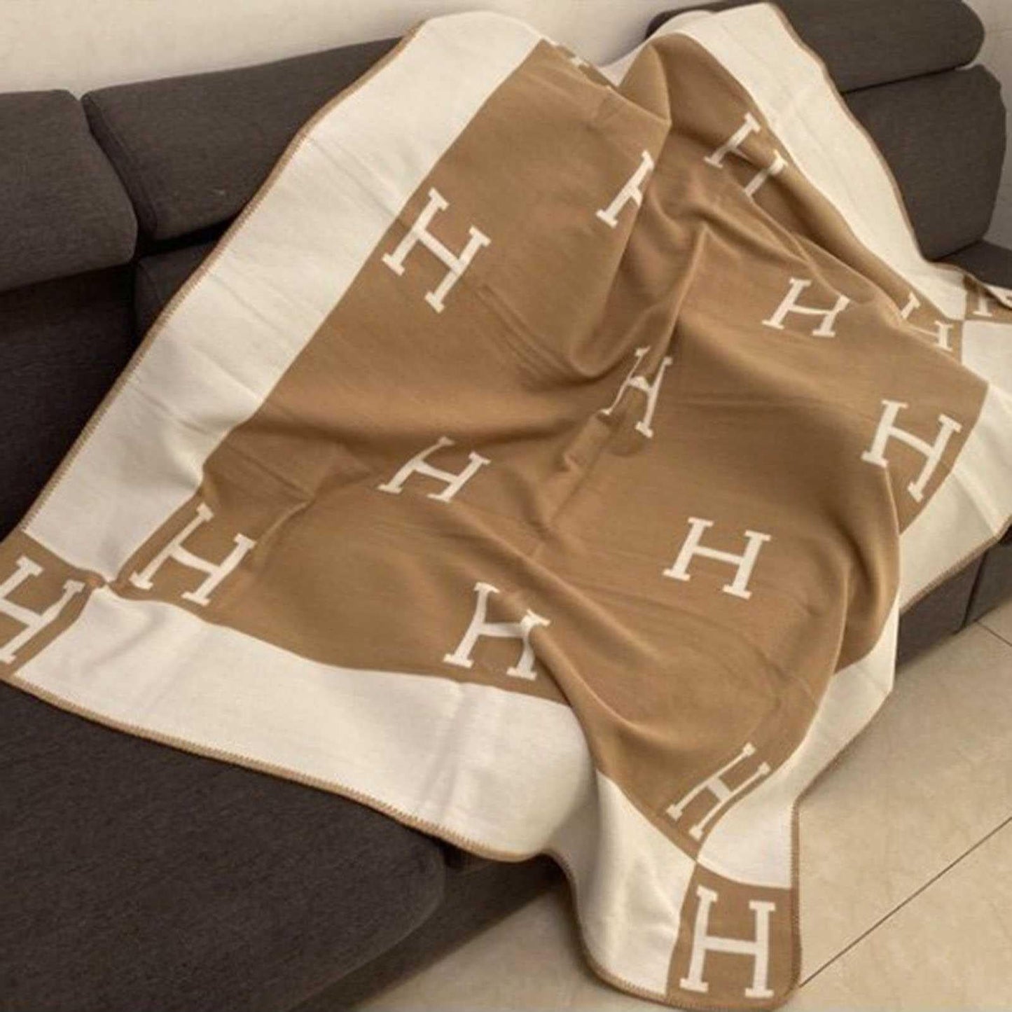 XHSUEN H Blanket Soft Throw Blanket Warm and Cozy Throw Blanket Portable Plaid Fleece Throw Blanket Perfect for Home Decoration Leisure and Daily Use