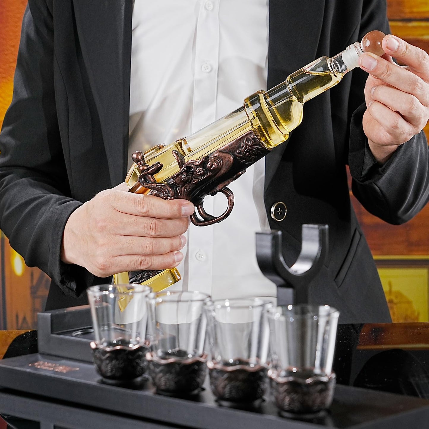 VYLPM Gun Whisky Decanter Set with 4 Shot Glasses,Cool,Unique Gifts for Men Dad Boyfriends,Liquor Gun Decanter Set A Great Addition to Home Bar,Gun Liquor Dispenser Fun Conversation Starter