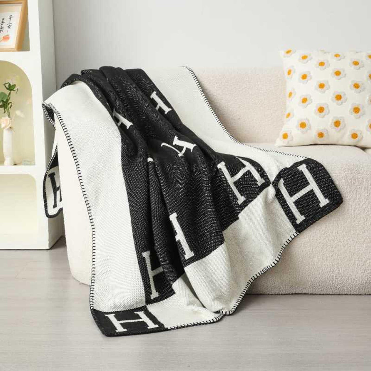 XHSUEN H Blanket Soft Throw Blanket Warm and Cozy Throw Blanket Portable Plaid Fleece Throw Blanket Perfect for Home Decoration Leisure and Daily Use