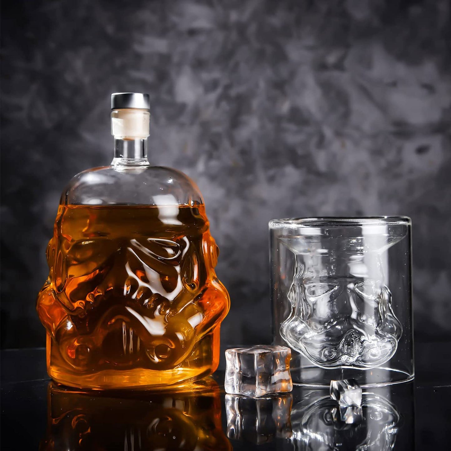 Whiskey Decanter Set Gifts for Men with 2 Wine Glasses 150ml, Whiskey Carafe for Bourbon, Vodka, liquor Decanter, Alcohol Gifts for Men Dad Husband (750ml)
