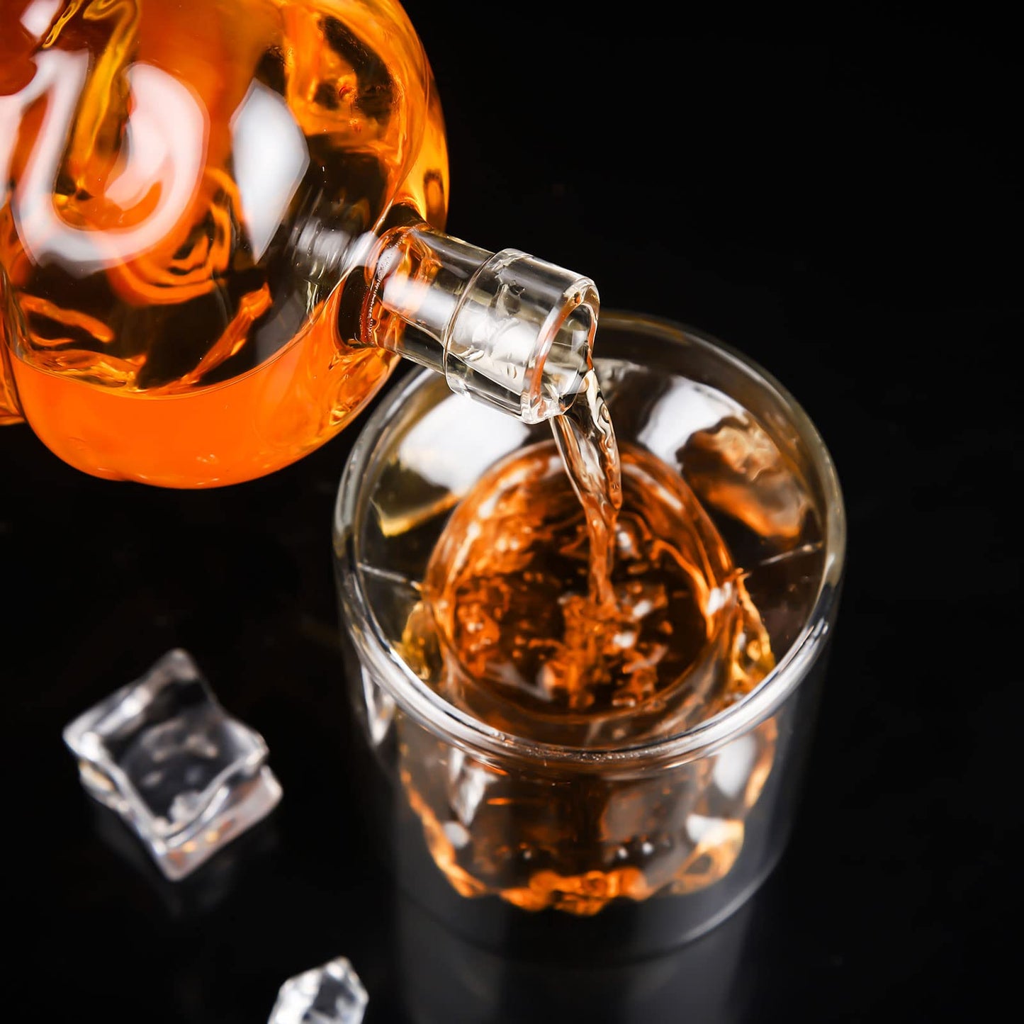 Whiskey Decanter Set Gifts for Men with 2 Wine Glasses 150ml, Whiskey Carafe for Bourbon, Vodka, liquor Decanter, Alcohol Gifts for Men Dad Husband (750ml)