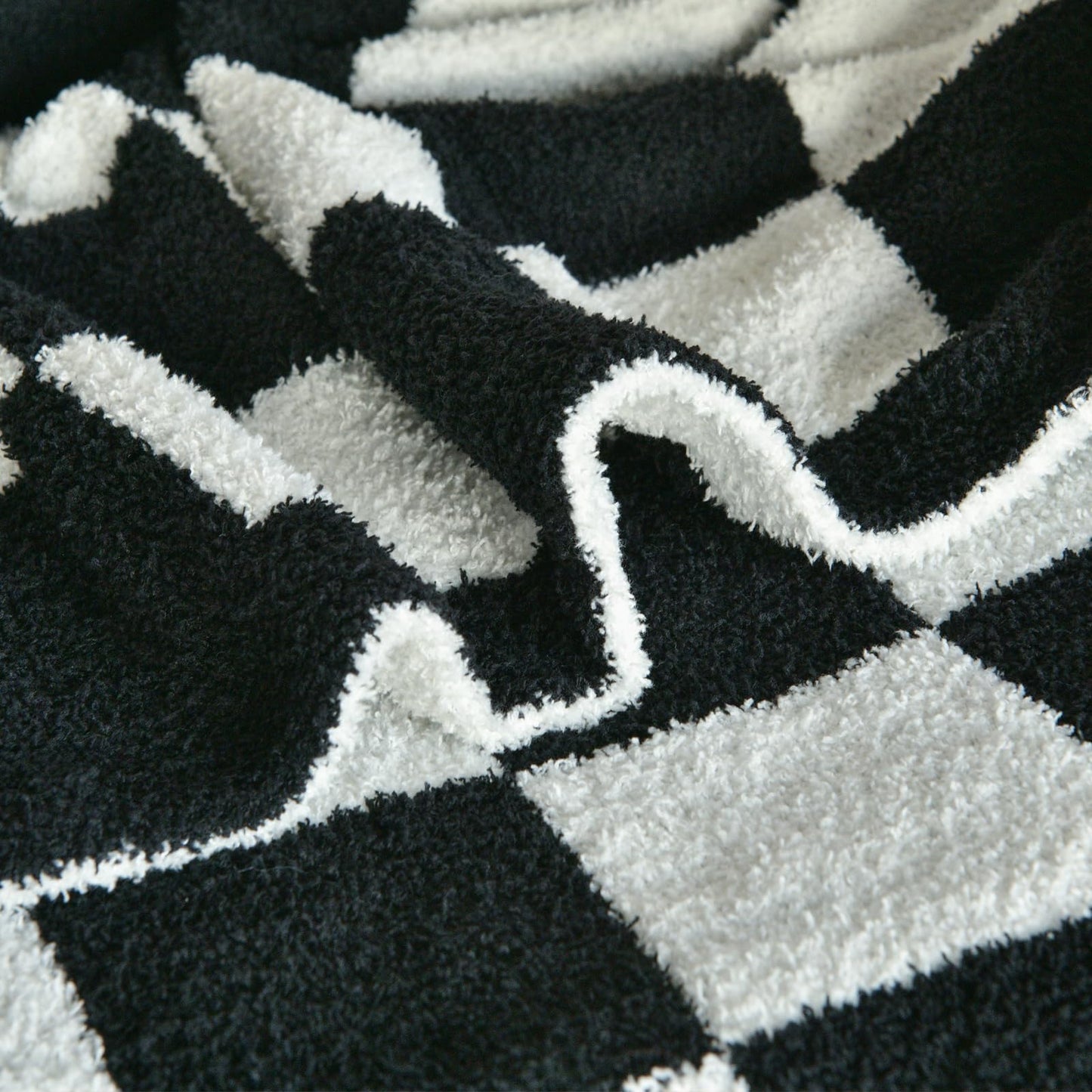 Xiashrk Checkered Throw Blanket for Couch, Checkerboard Blankets for Sofa Bed, Cozy Checkered Decorative Travel Blanket for Living Room Camping (Black, Twin 60"x80")