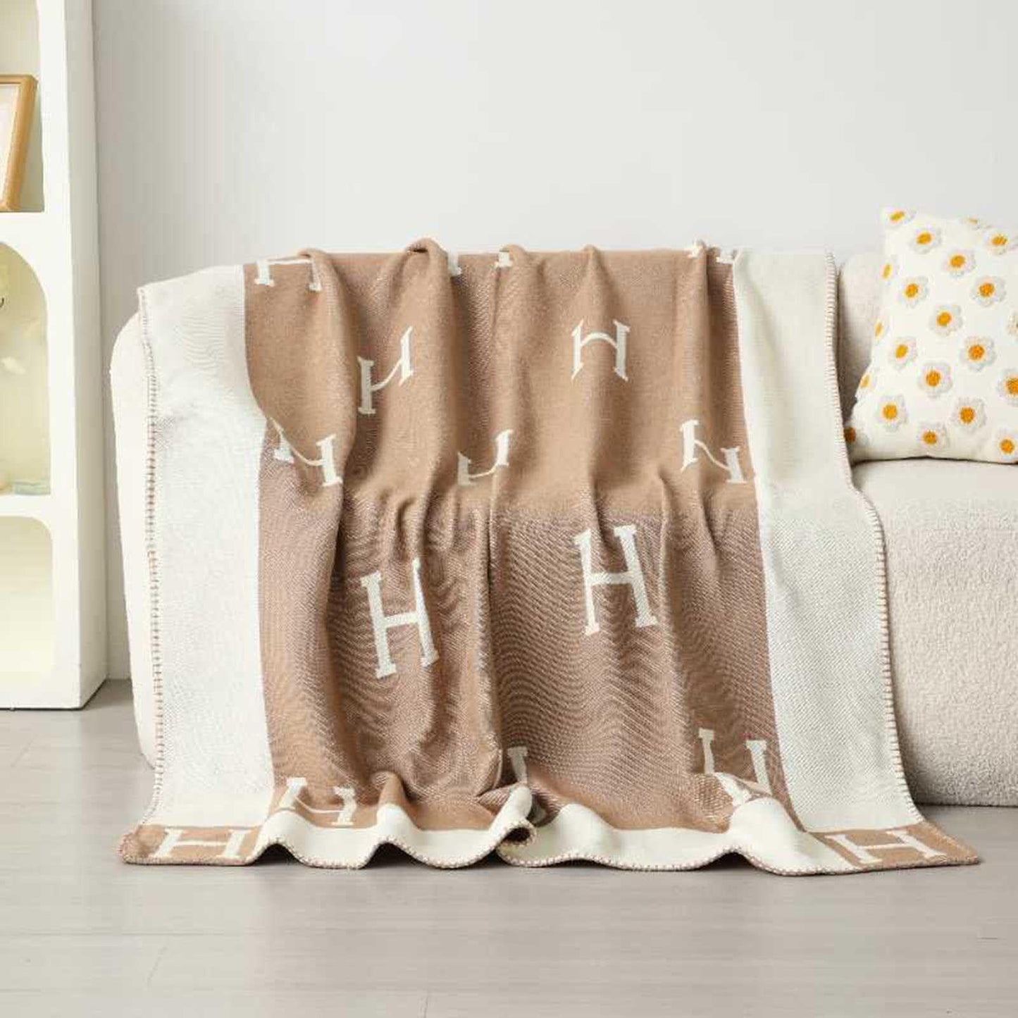 XHSUEN H Blanket Soft Throw Blanket Warm and Cozy Throw Blanket Portable Plaid Fleece Throw Blanket Perfect for Home Decoration Leisure and Daily Use