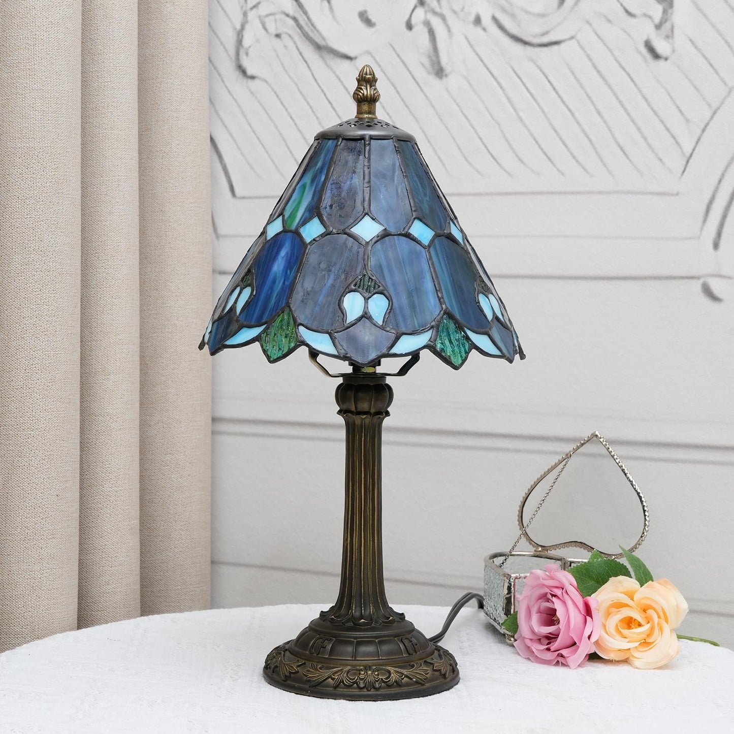 wecrejoni Tiffany Lamp Bedside Table Lamp-Nightstand,Stained Glass Lamp for Bedroom Dorm Living Kitchen, Aesthetic Cute Home Decor Gift (OFU1158)