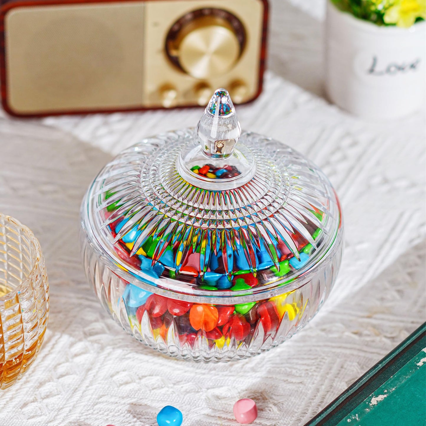 600ml/21oz Large Glass Candy Dish with Lid,Clear Crystal Candy Jar with Lid,Decorative Glass Jar for Buffet, Party, Wedding, Home Decoration,Dishwasher Safe