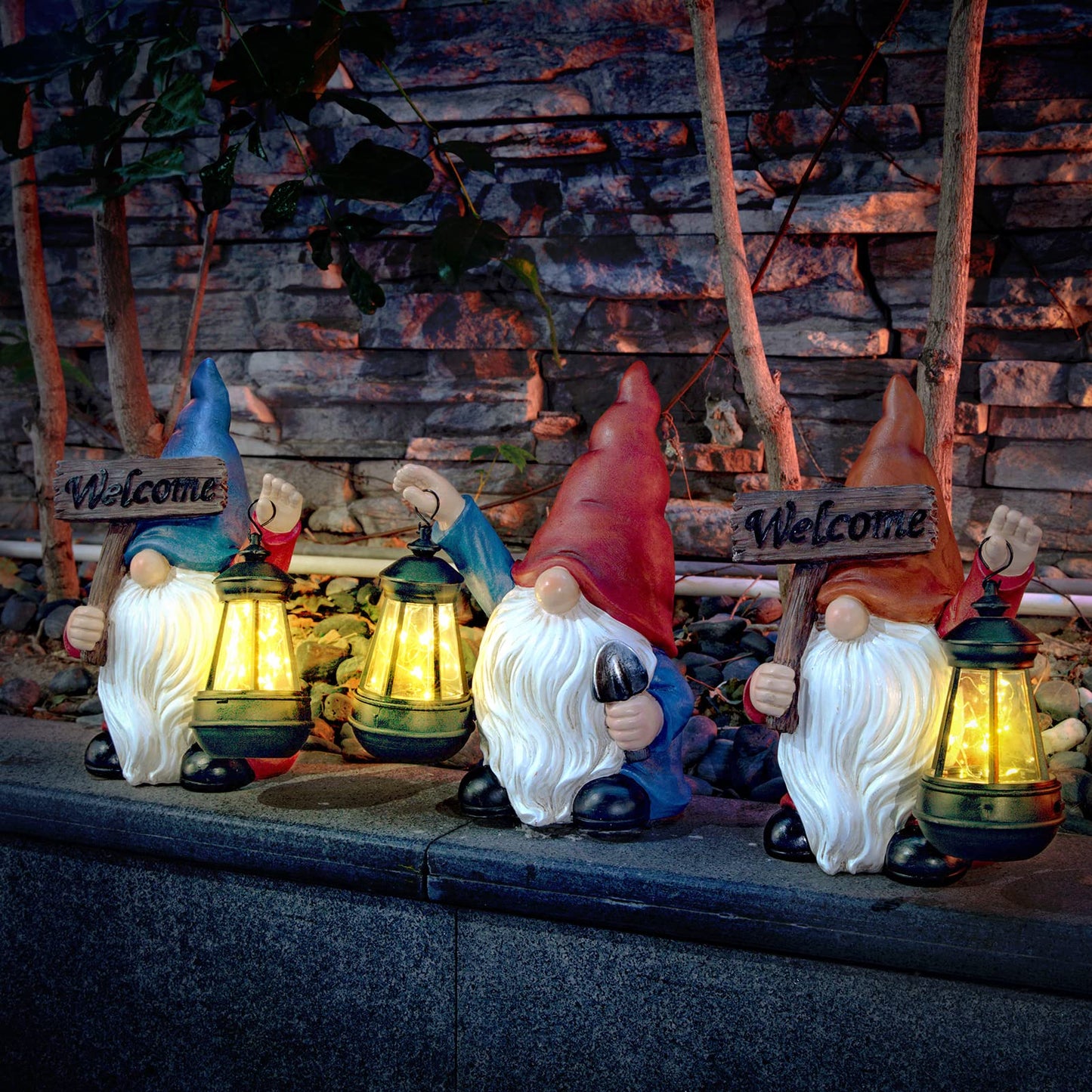 WONDHOME Garden Gnome Outdoor Decoration with Shovel Solar Gnomes Statue with Lantern LED Lights,Terrace Courtyard Lawn Patio Porch Decoration Mother's Day Christmas Housewarming Gift for Mom Women