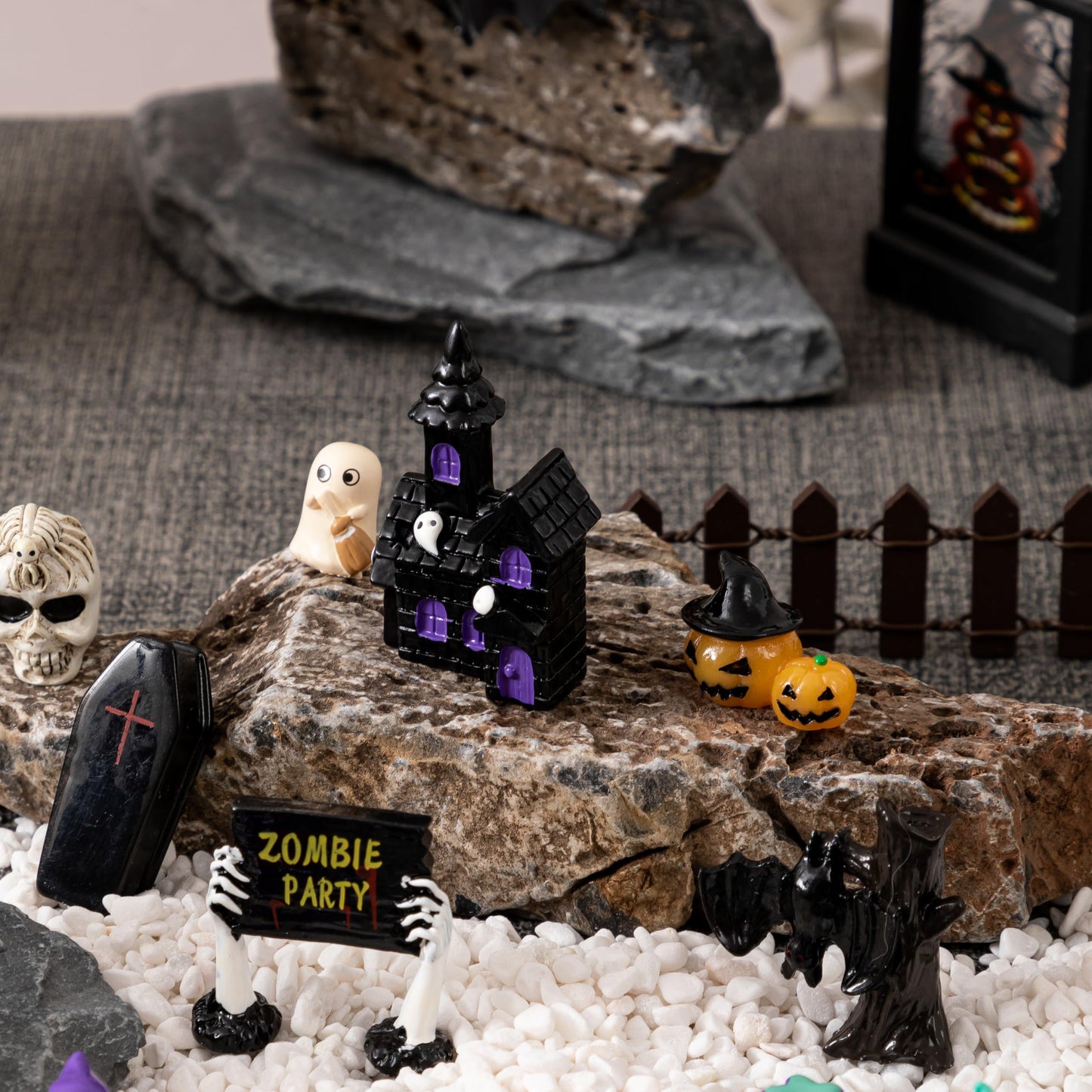 34pcs Mini Halloween Figurines-34 Styles Halloween Miniatures Resin Skull Tombstone Pumpkin Decoration Mini Figures to Hide Dollhouse Miniatures
