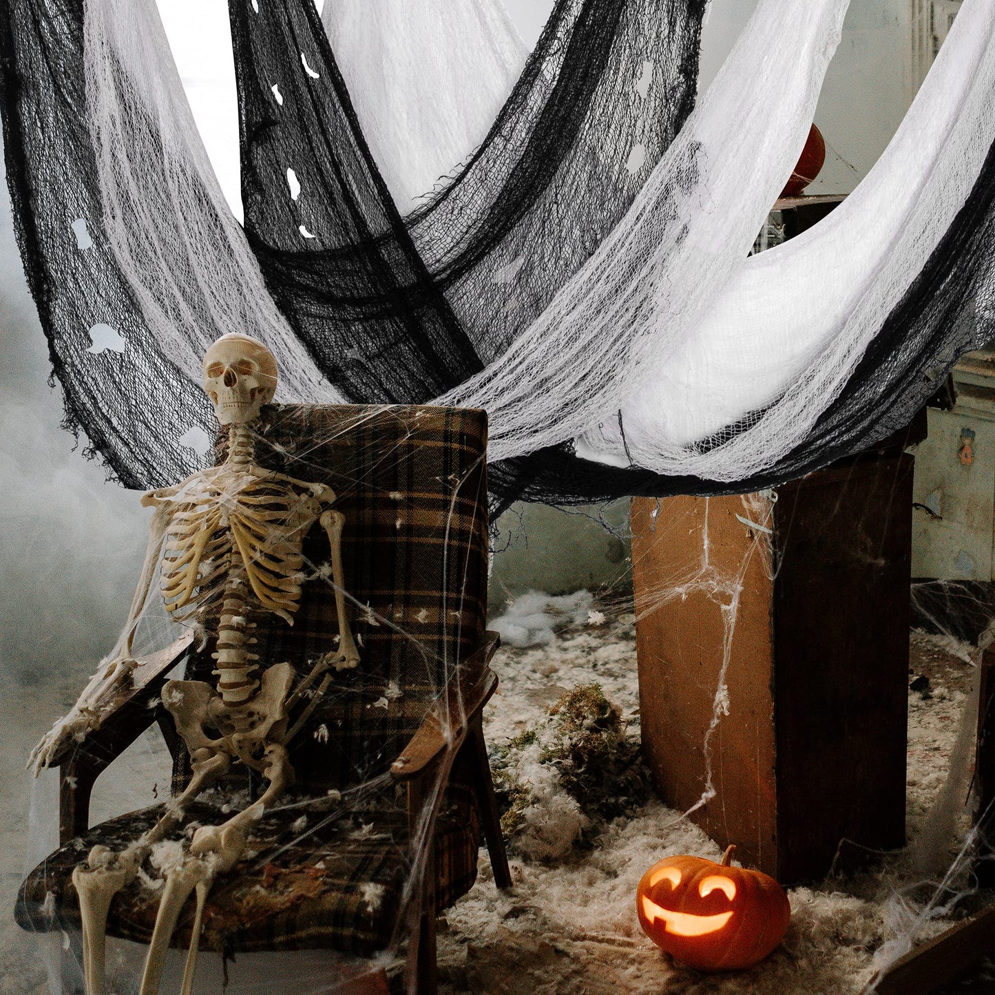 5 Pcs Halloween Creepy Cloth, 30 x 72 Inch Scary Spooky Fabric Cloth, Freaky Loose Weave Fabric Creepy Gauze for Halloween Party Decoration (3 Black + 2 White)