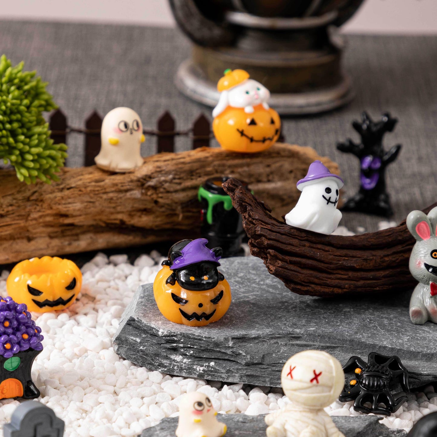 34pcs Mini Halloween Figurines-34 Styles Halloween Miniatures Resin Skull Tombstone Pumpkin Decoration Mini Figures to Hide Dollhouse Miniatures