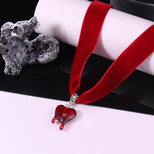 Xeyau Queen Of Hearts Necklaces Earrings Set for Women Vampire Necklace and Earrings Vintage Red Black Necklace Queen Of Hearts Accessories Cosplay Halloween Jewelry D-RD-BKTS
