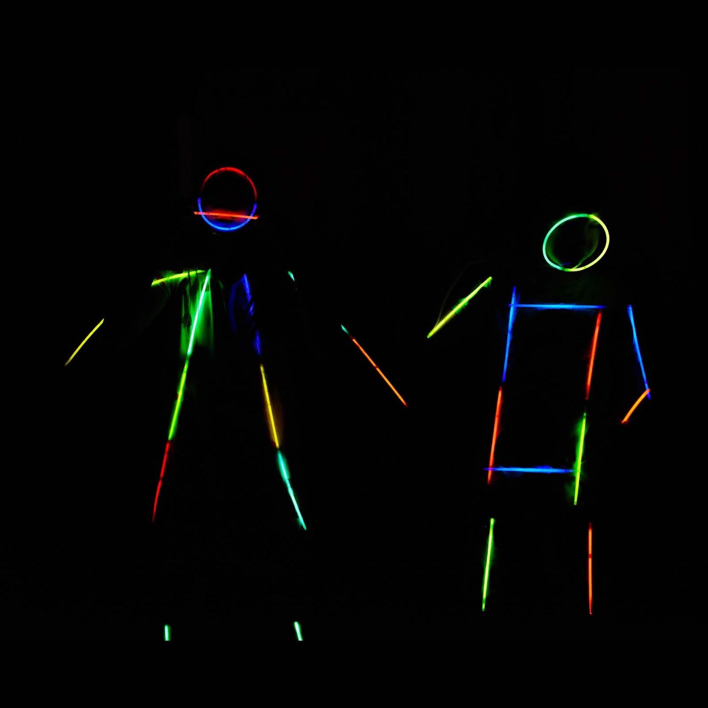 100PCS Glow Sticks Bulk Party Pack, Halloween Glow Sticks For Kids Camping, Glow In The Dark Sticks,8” Glow Party Supplies Bracelets with Connectors