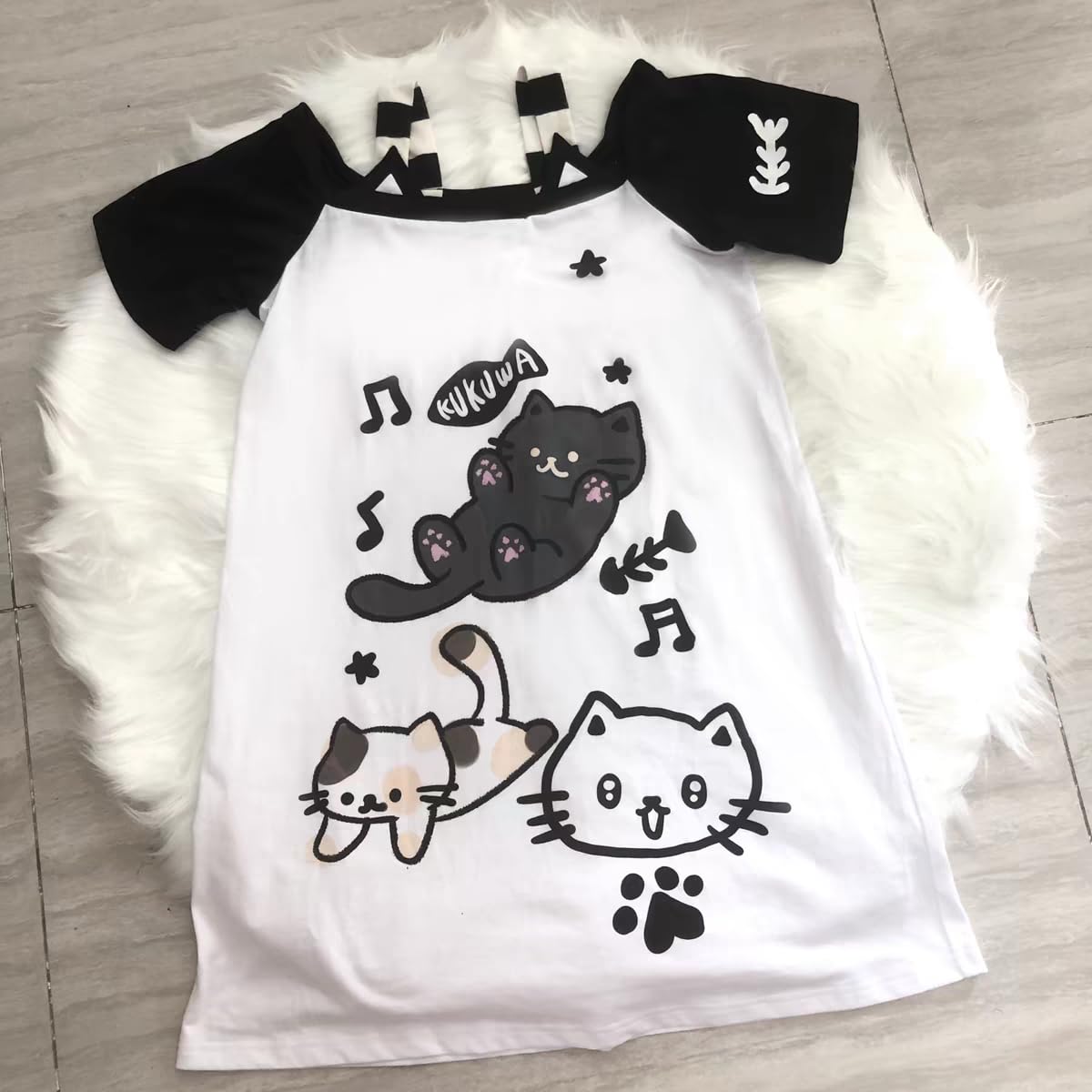 Y2k Kawaii Shirts for Women Cartoon Graphic Tees Off Shoulder Cutecore Shirts Harajuku Fashion Gothic Tops (Black,Small)