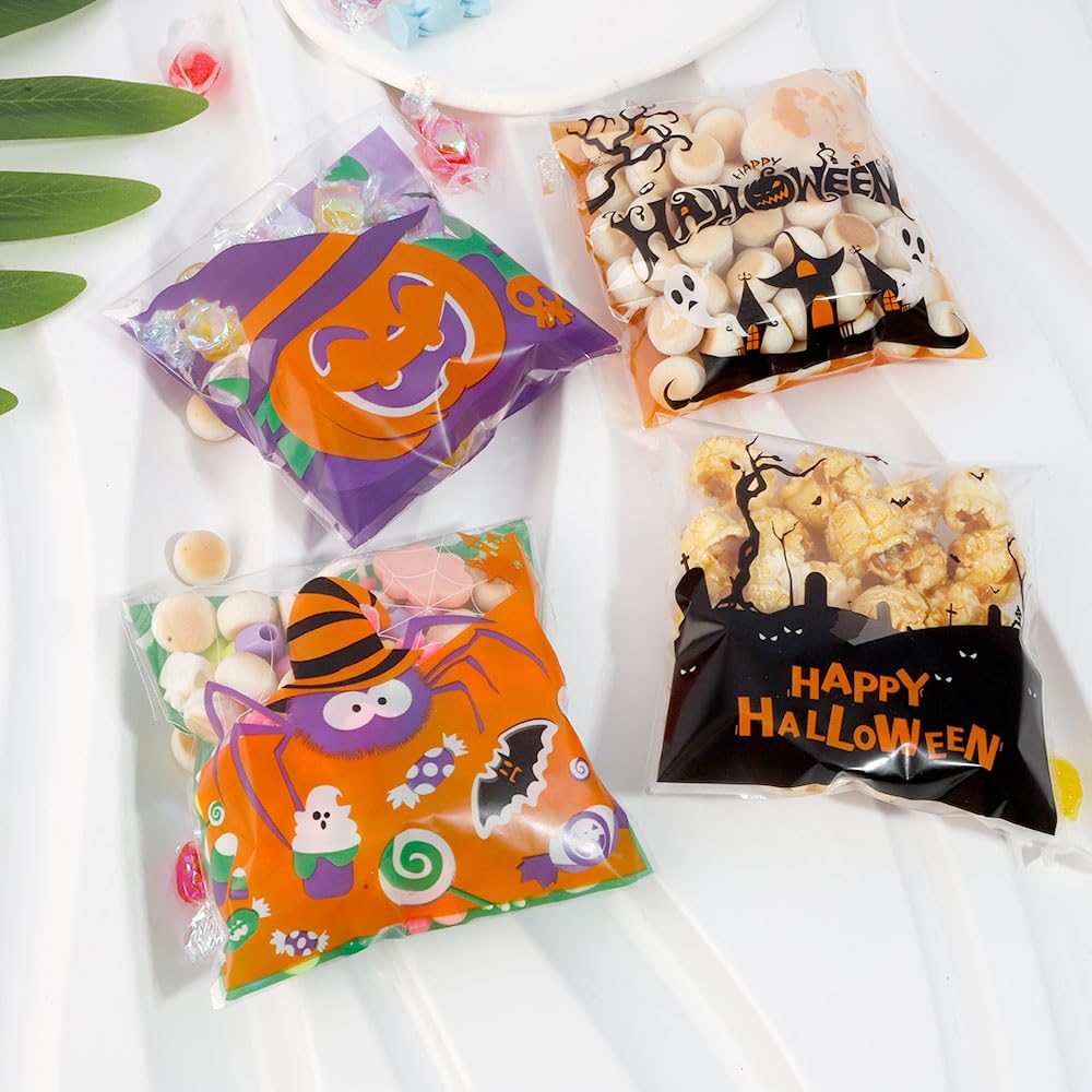 100 PCS Halloween Treat Ziplock bags(4x4 Inch) Self-sealing Candy Cookie Goodie Goody Small Gift Wrap Bags for Halloween Party Favors Supplies Decorations Spider Web Bat Pumpkin Pouches Table Decor