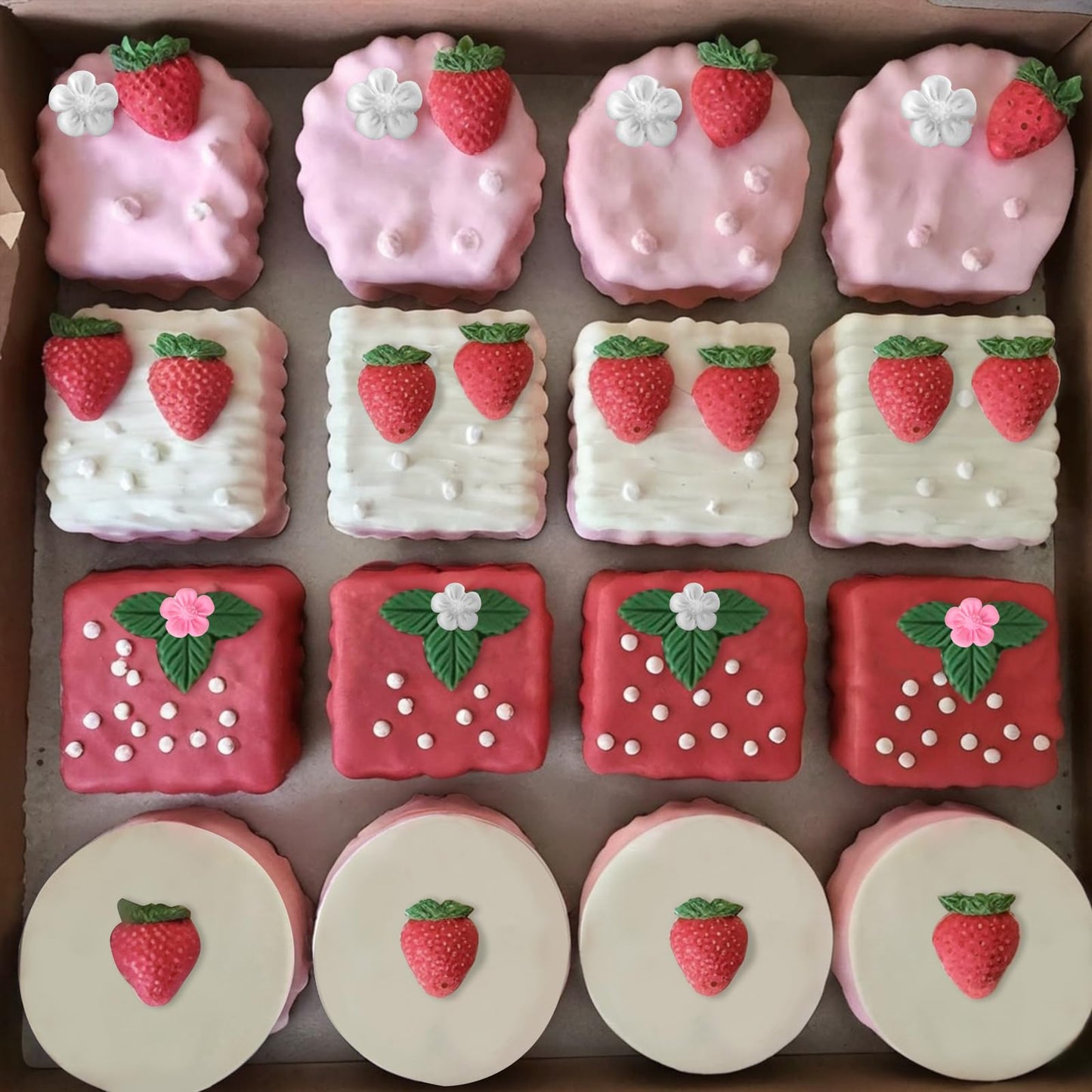 5 Pcs 3D Strawberry Baking Mold DIY Silicone Fruit Fondant Chocolate Mold for Cupcake Shortcake Cake Topper Decoration Candy Jelly Clay