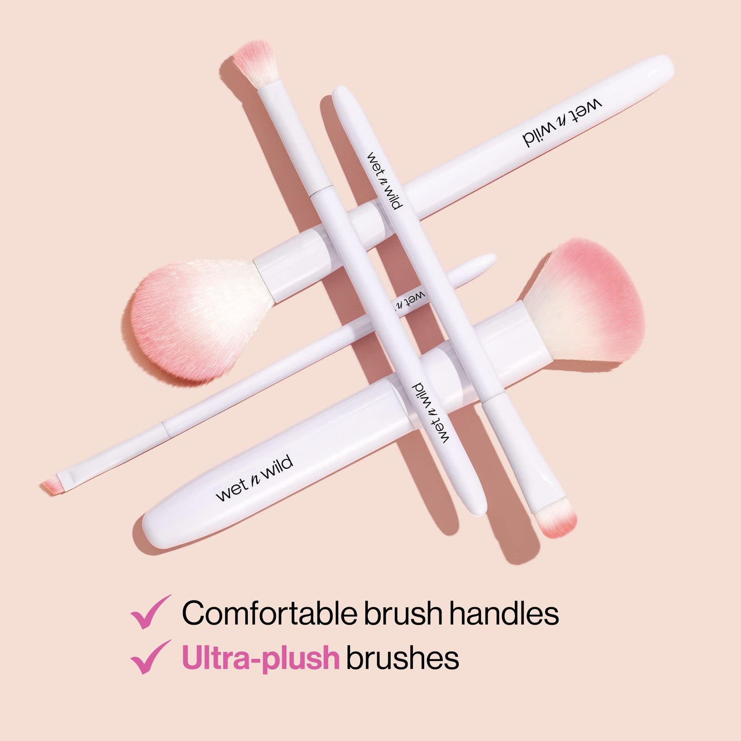 wet n wild Contour Brush,Sculpt, Highlight, & Blend, Luxurious Plush Fibers, Ergonomic Handle for Comfortable Precision Control, Cruelty-Free & Vegan