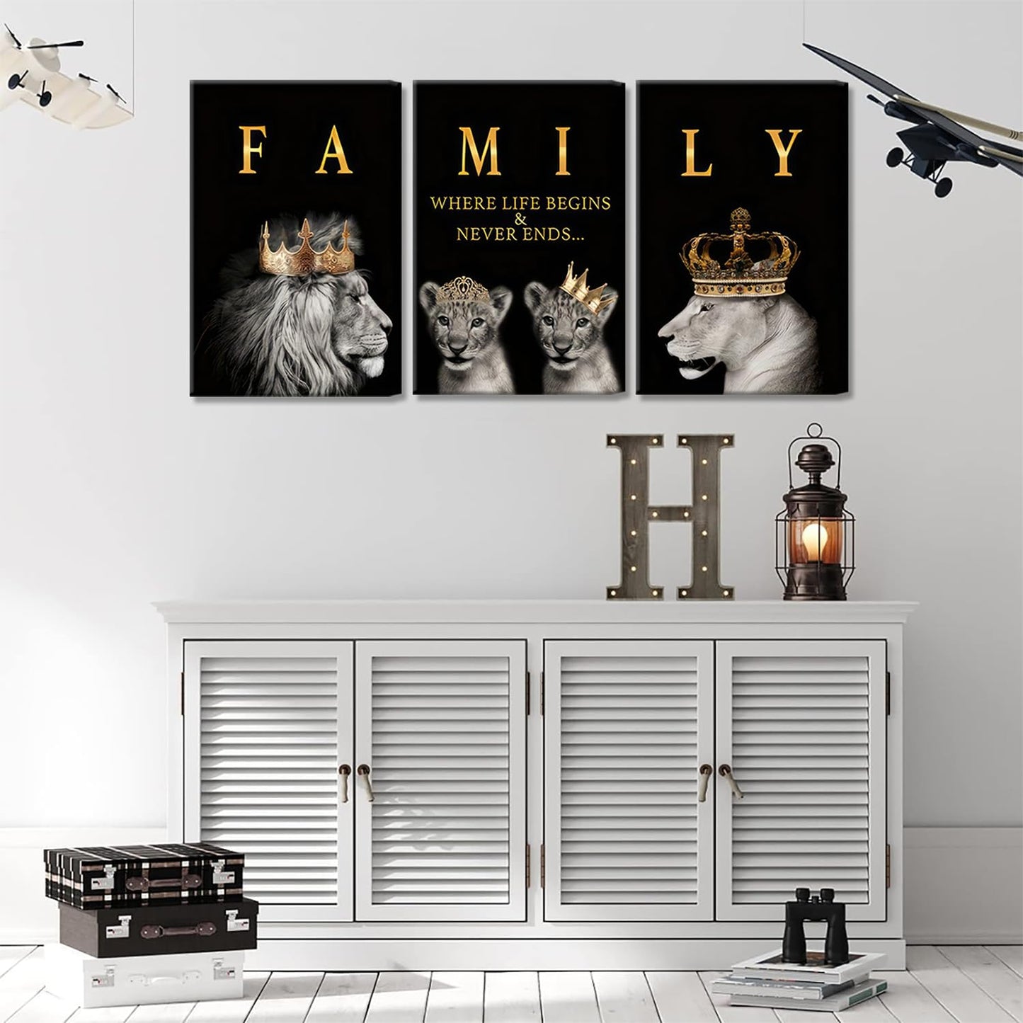 3Pcs Framed Lion Family Canvas Wall Art The Lion King and Queen with Gold Crown Poster Modern Motivational Black and White Animal Wall Decor Painting for Home Bedroom Living Room Office decoration