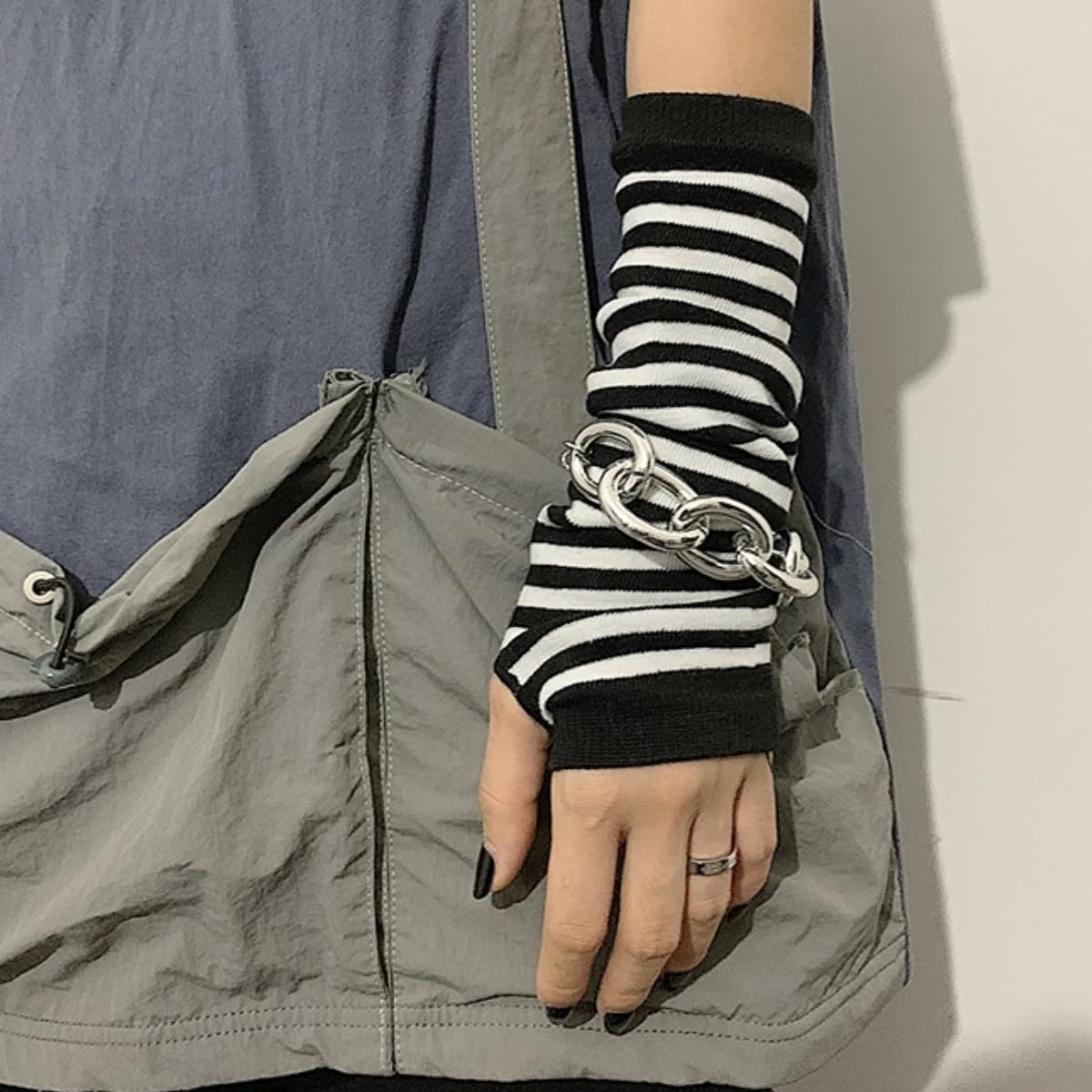 VTTDB Arm covers cute women kawaii japanese harajuku Goth Half Finger Knitted Arm Warmer Y2K Gloves Arm Sleeve for girl (black)