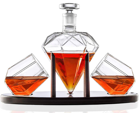 Whiskey Decanter Diamond shaped With 2 Diamond Glasses & Mahogany Wooden Holder – Elegant Handcrafted Crafted Glass Decanter For Liquor, Scotch, Rum, Bourbon, Vodka, Tequila – Great Gift Idea – 750ml