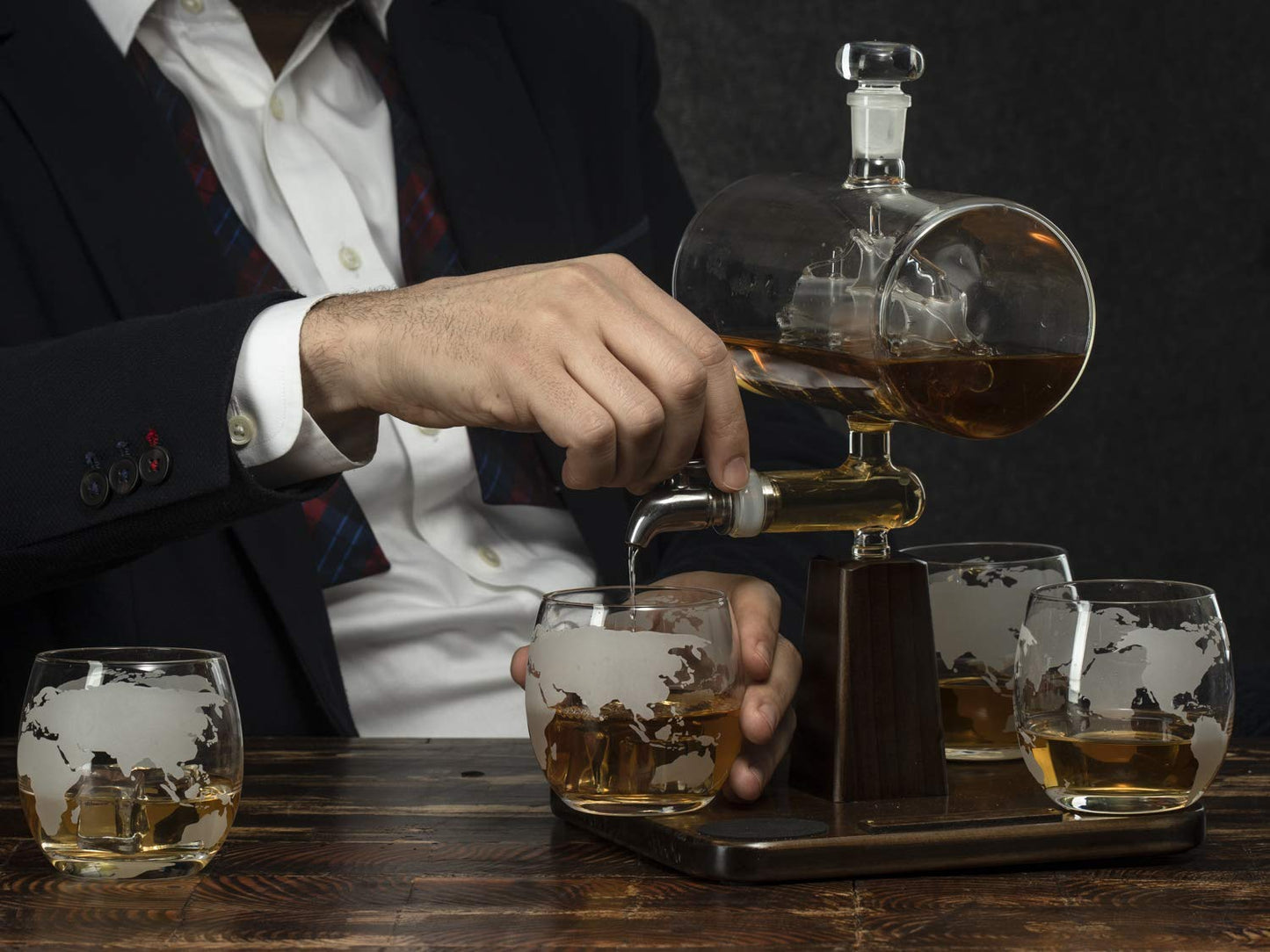 Whiskey Decanter Globe Set with 4 Etched Whiskey Glasses - for Liquor Scotch Bourbon Vodka, Gifts For Men - 1250ml Unique Ship Sails Set for Home Bar, Bourbon, Birthday Gift for Dad