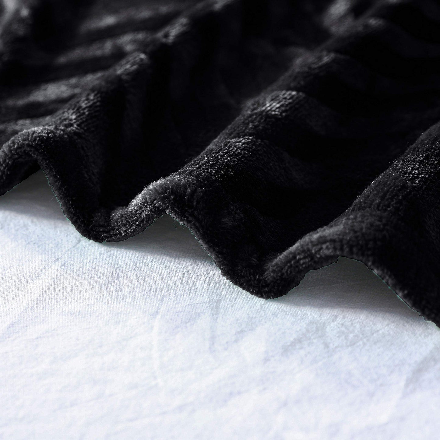 Whale Flotilla Flannel Fleece Throw Blanket for Couch Sofa Bed, Lightweight Breathable Soft Throws Plush Fluffy Chevron Design Decorative Blankets for All Season, 50x60 Inch, Black