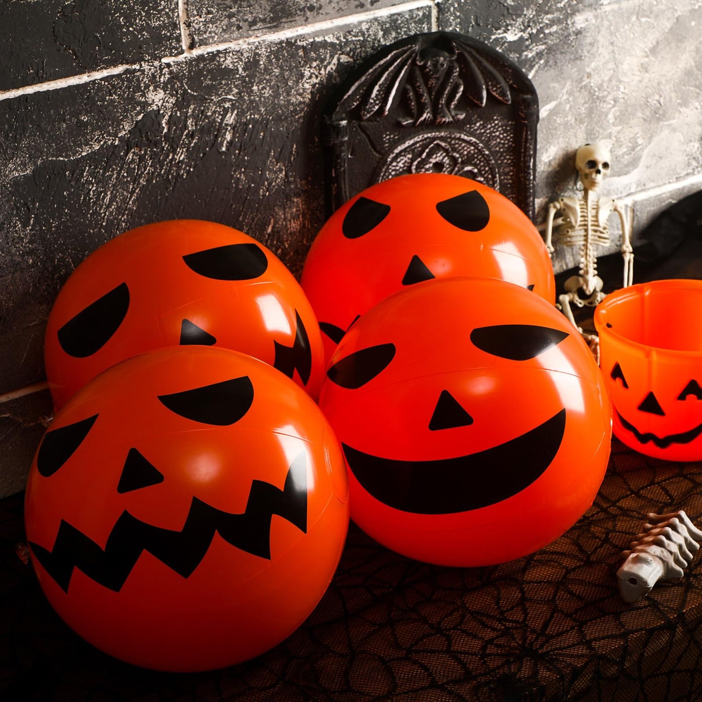 Wettarn 12 Pcs Halloween Pumpkin Beach Balls - Inflatable Plastic Jack O Lantern Party Decoration - Blow up Props for Carnival Prizes
