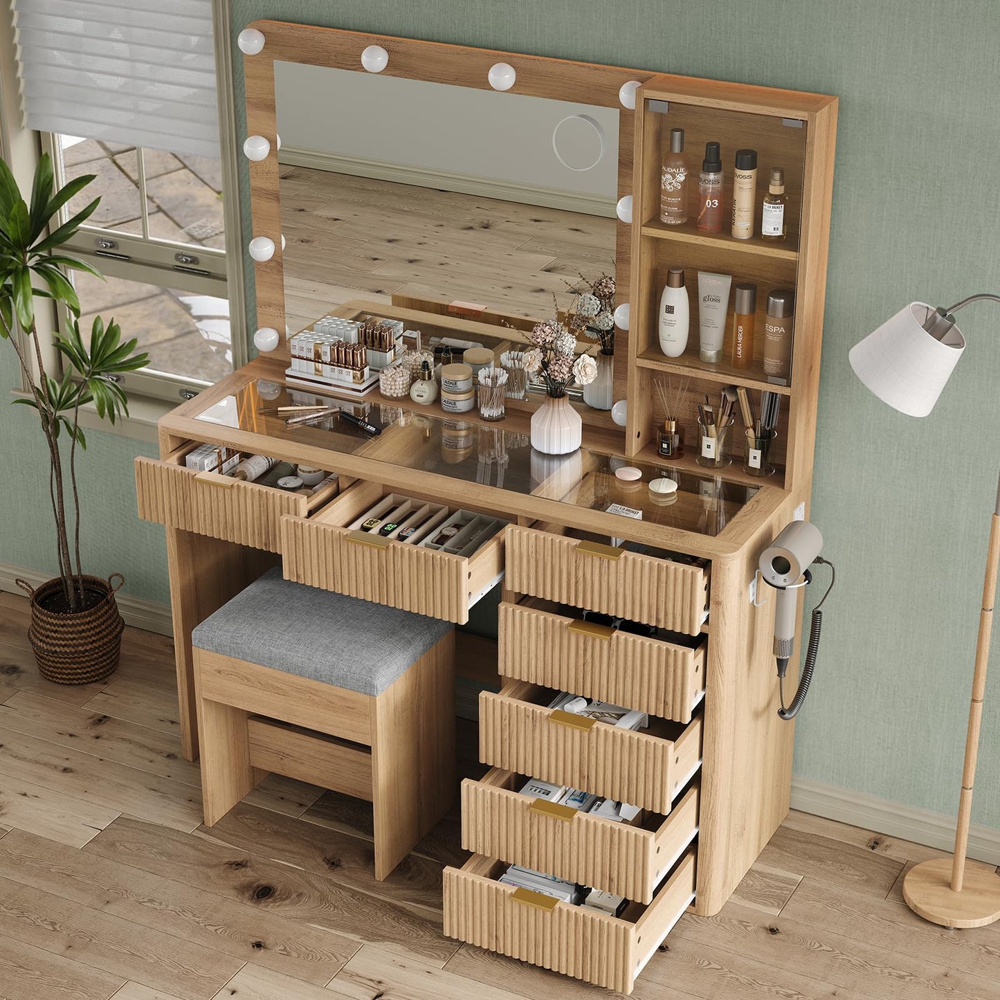 Yanosaku 7 Drawers Fluted Vanity Desk with Charging Station, 47'' W Makeup Vanity with LED Lights and HD Mirror, 3 Lighting Modes Adjustable, Glass Top, Vanity Set for Bedroom, Natural
