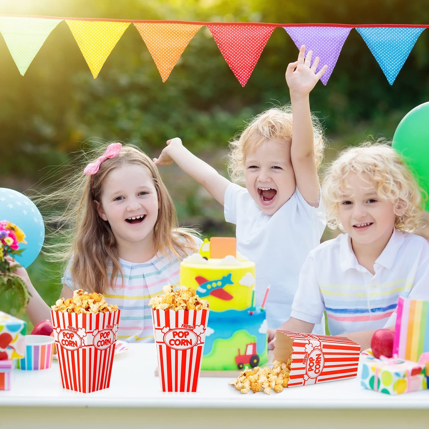 Xinnun 100 Pcs Popcorn Boxes 32oz Classic Stripe Paper Buckets Disposable Oil Proof Popcorn Container Retro Open Top Box for Movie Night Supplies Theaters Carnival Birthday Party(Red and White)