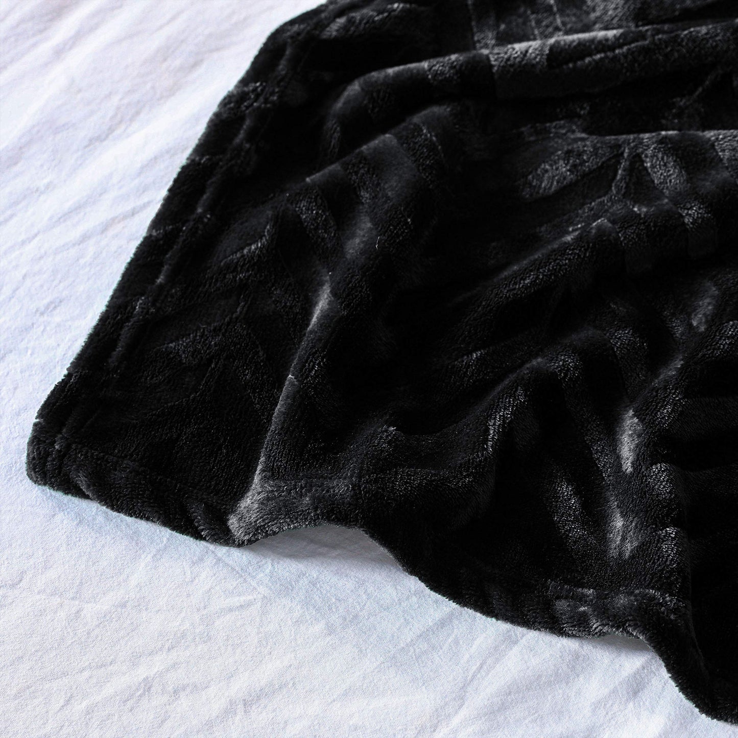Whale Flotilla Flannel Fleece Throw Blanket for Couch Sofa Bed, Lightweight Breathable Soft Throws Plush Fluffy Chevron Design Decorative Blankets for All Season, 50x60 Inch, Black