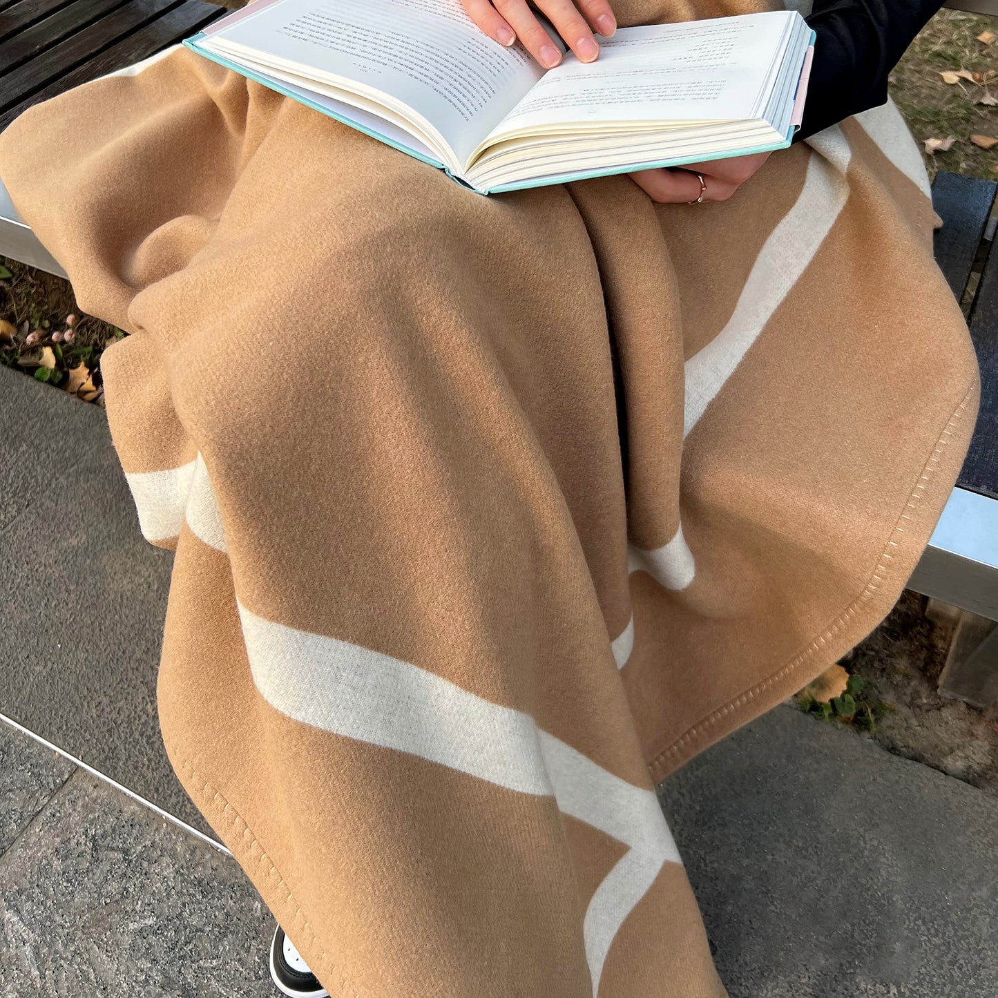 Wool Blanket & Throws 90% Wool Warm Blanket Soft Couch Blankets 75"x55" Twin Throw Blankets for Living Room, Camping, Outdoors, or Car Travel with Exquisite Box for Gift (Camel)