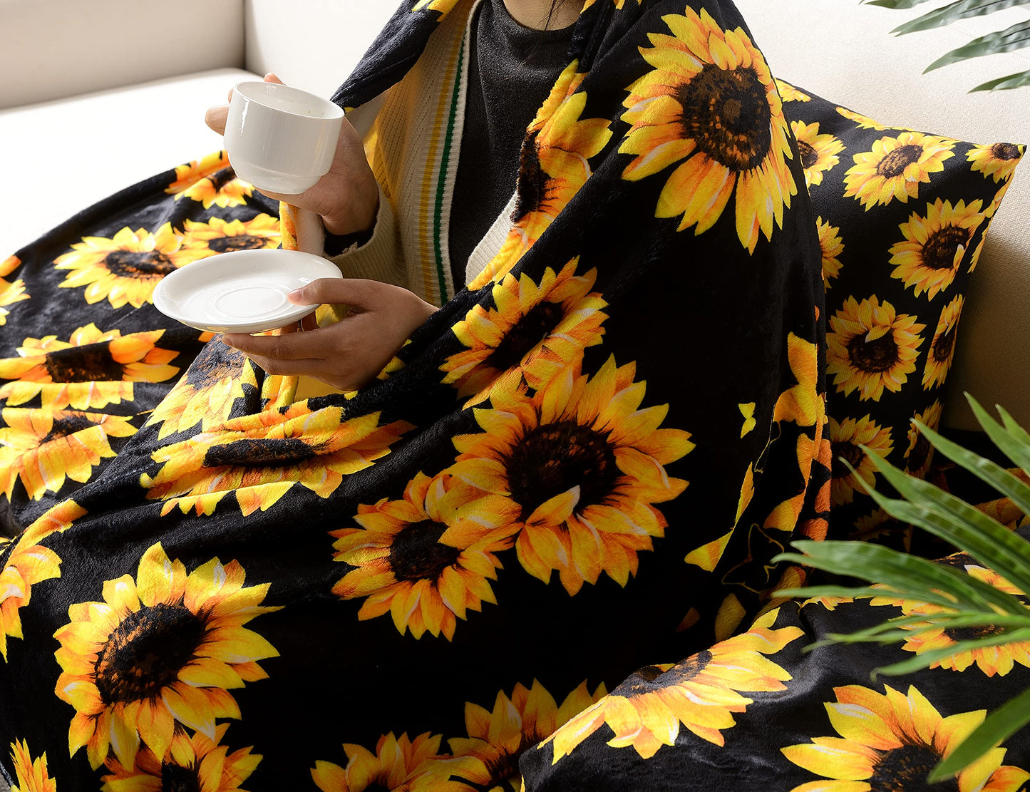 WIBUE Sunflower Throw Blanket 60"x50" with 2 Pcs Pillow Covers 18"x18", Decor Fleece Blanket for Women Men, Fuzzy Soft Cozy Warm Plush Gifts Blankets for Bed Sofa Couch Chair Living Room Bedroom
