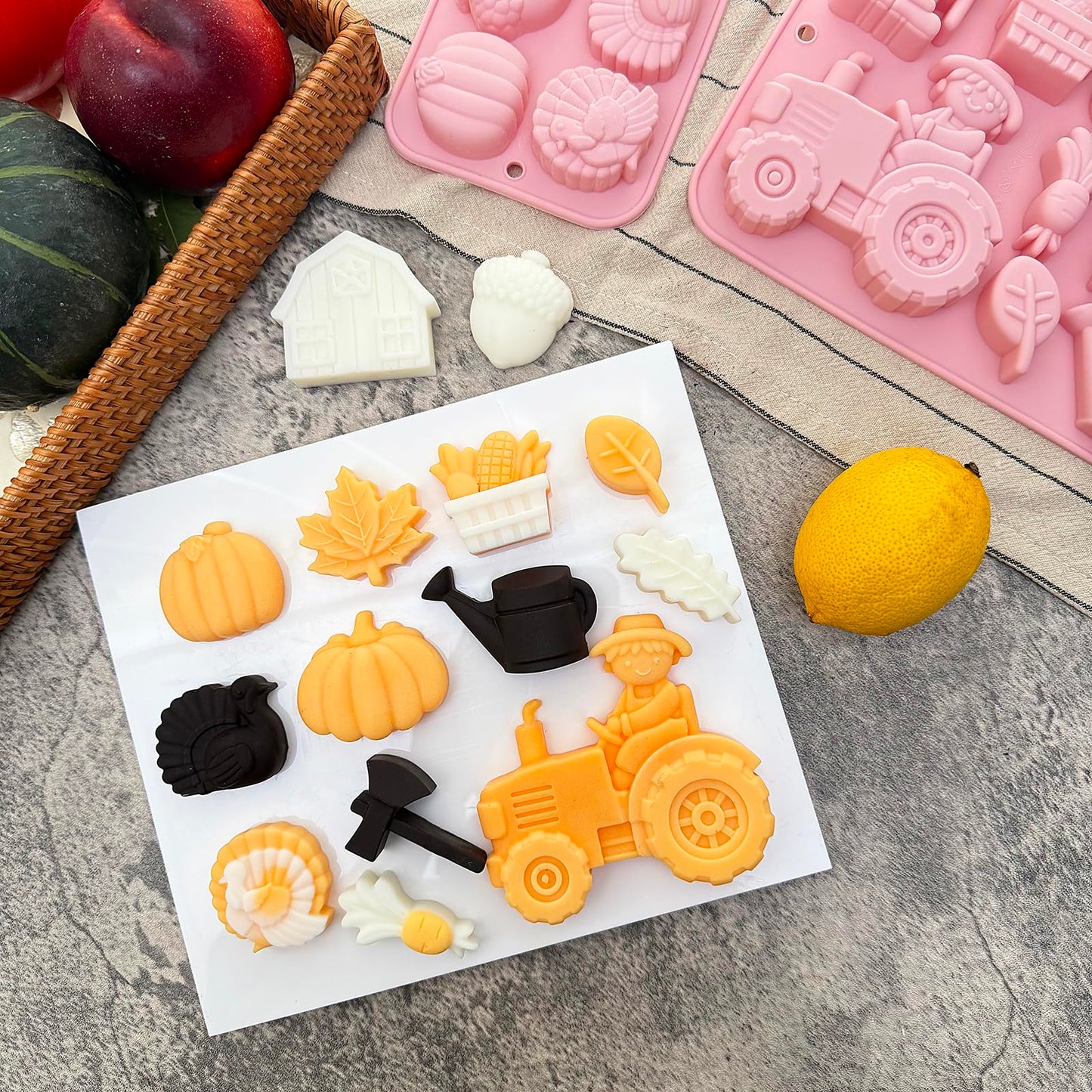 3D Pumpkin Silicone Mold Fall Silicone Chocolate Mold Halloween Thanksgiving Candy Molds Autumn Maple Leaf Acorn shape Cake Pan for Cake Cupcake Toppers Resin Candle Soap Making