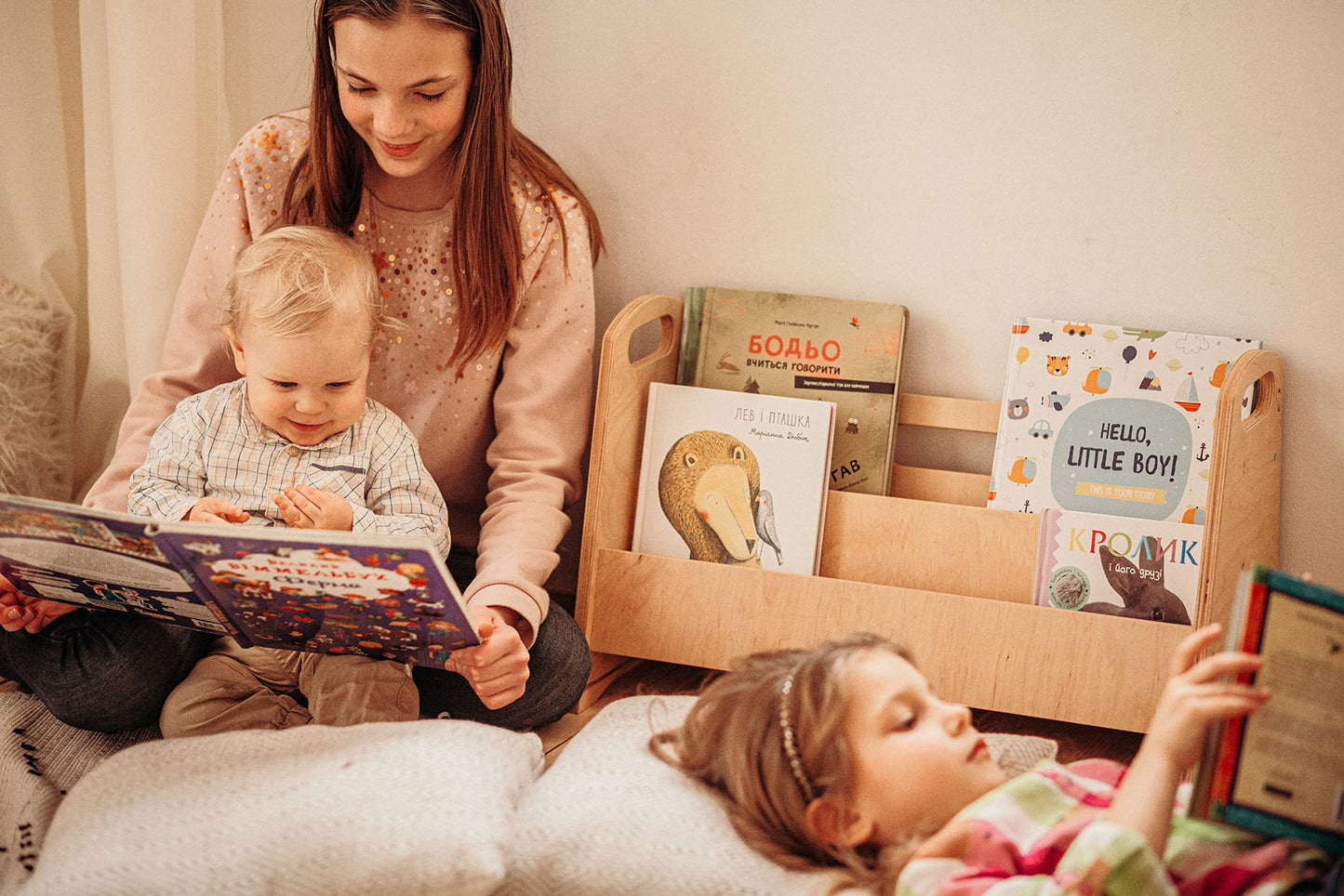 WOOD&ROOM Kids Bookshelf - Montessori Book Display Shelf - Small Bookshelf for Kids Room, Nursery, or Classroom - Wooden Front Facing for Toddlers - Book Rack and Storage Organizer Stand